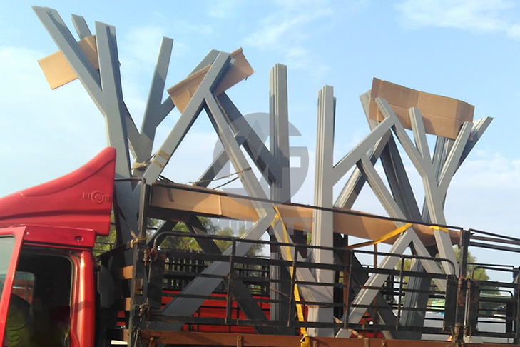 Delivery of FRP flat bars for the feature wall from Mui Fatt's factory in Teluk Gong, Port Klang.